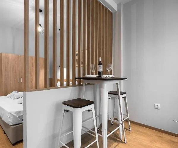 Nemea Apartments, The Luxury 아파트 *
